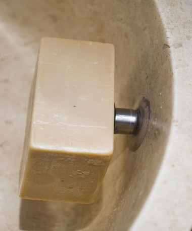 Porte-savon aimanté